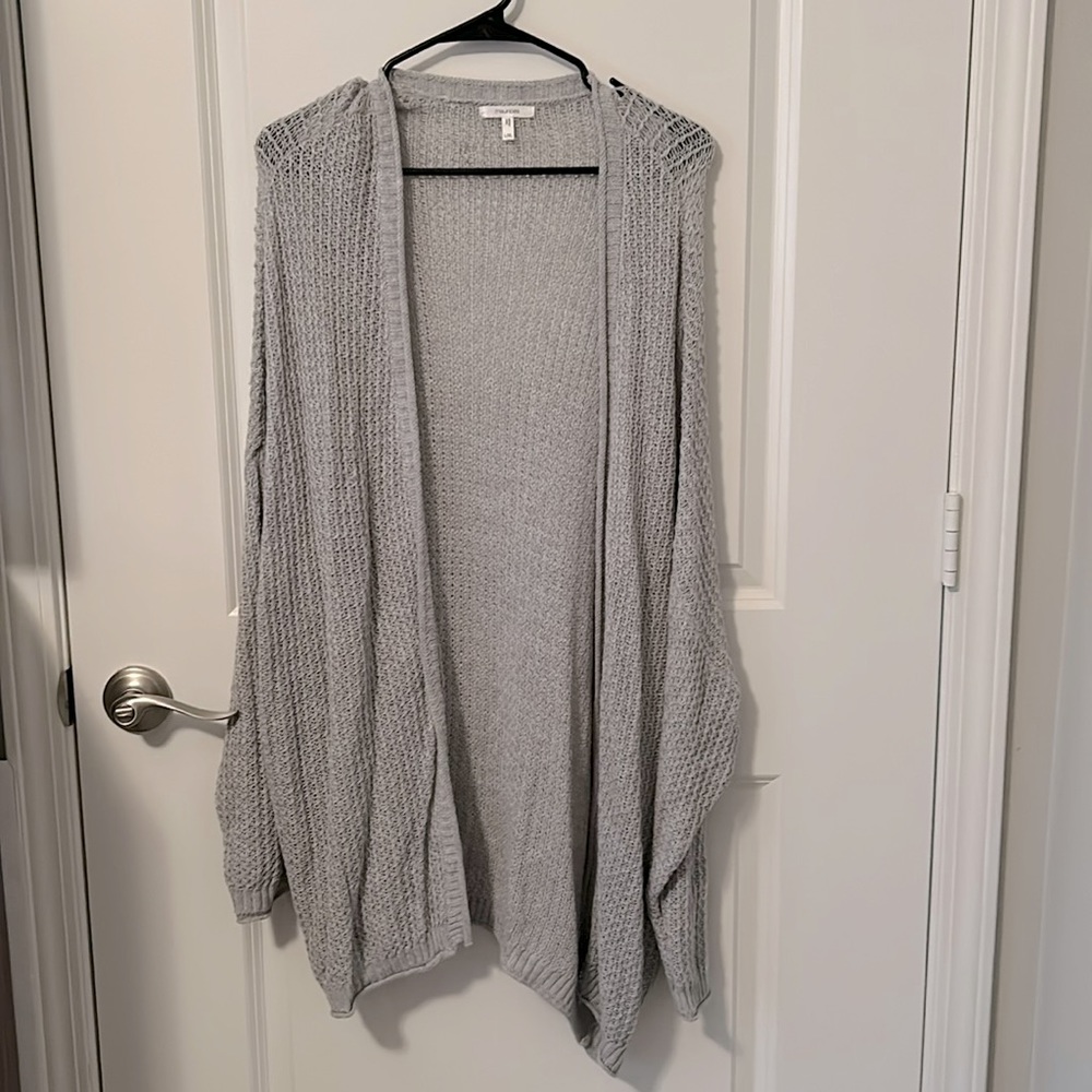 Maurice’s  gray open front waffle light weight cardigan size L/XL.